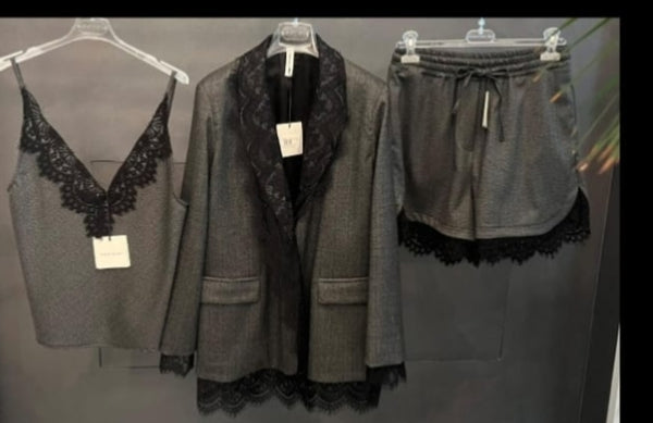 Shorts in pizzo TENSIONE IN