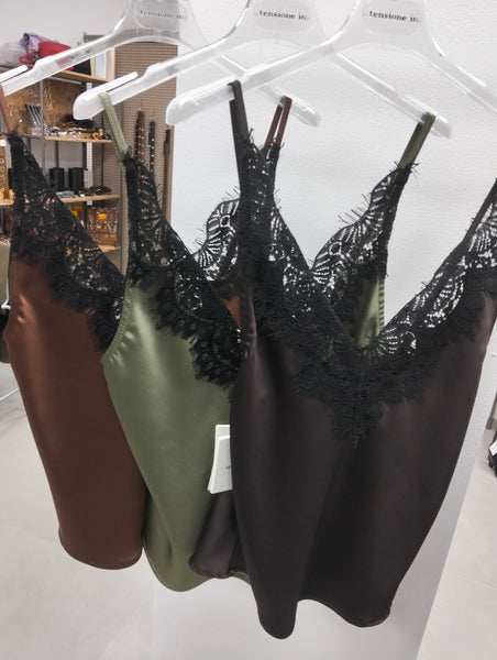 Canotta con pizzo TENSIONE IN